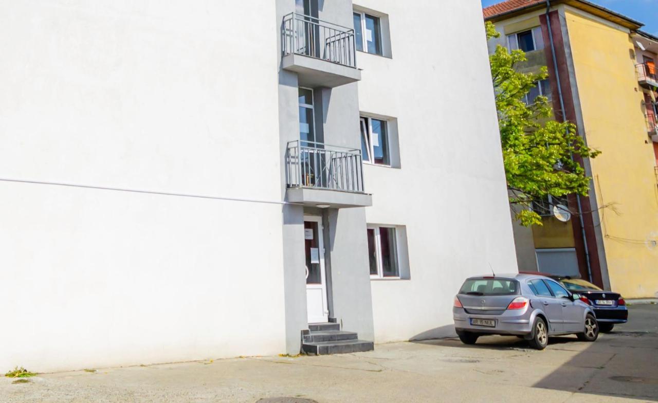 Apartament Cu O Camera Arad Ngoại thất bức ảnh